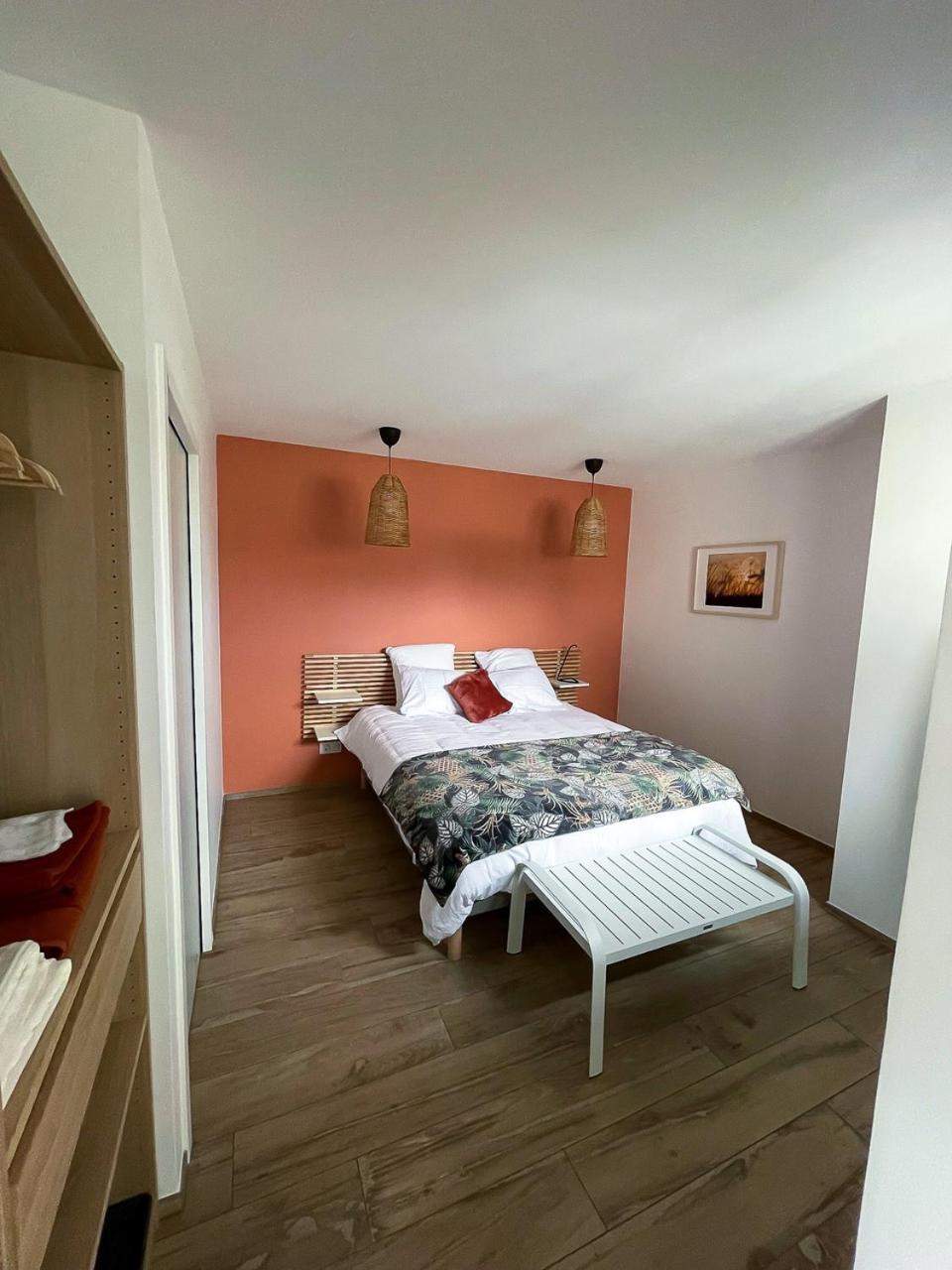 Appartements Guesthouse1 Et Guesthouse2 Sword Beach Colleville-Montgomery Exterior foto