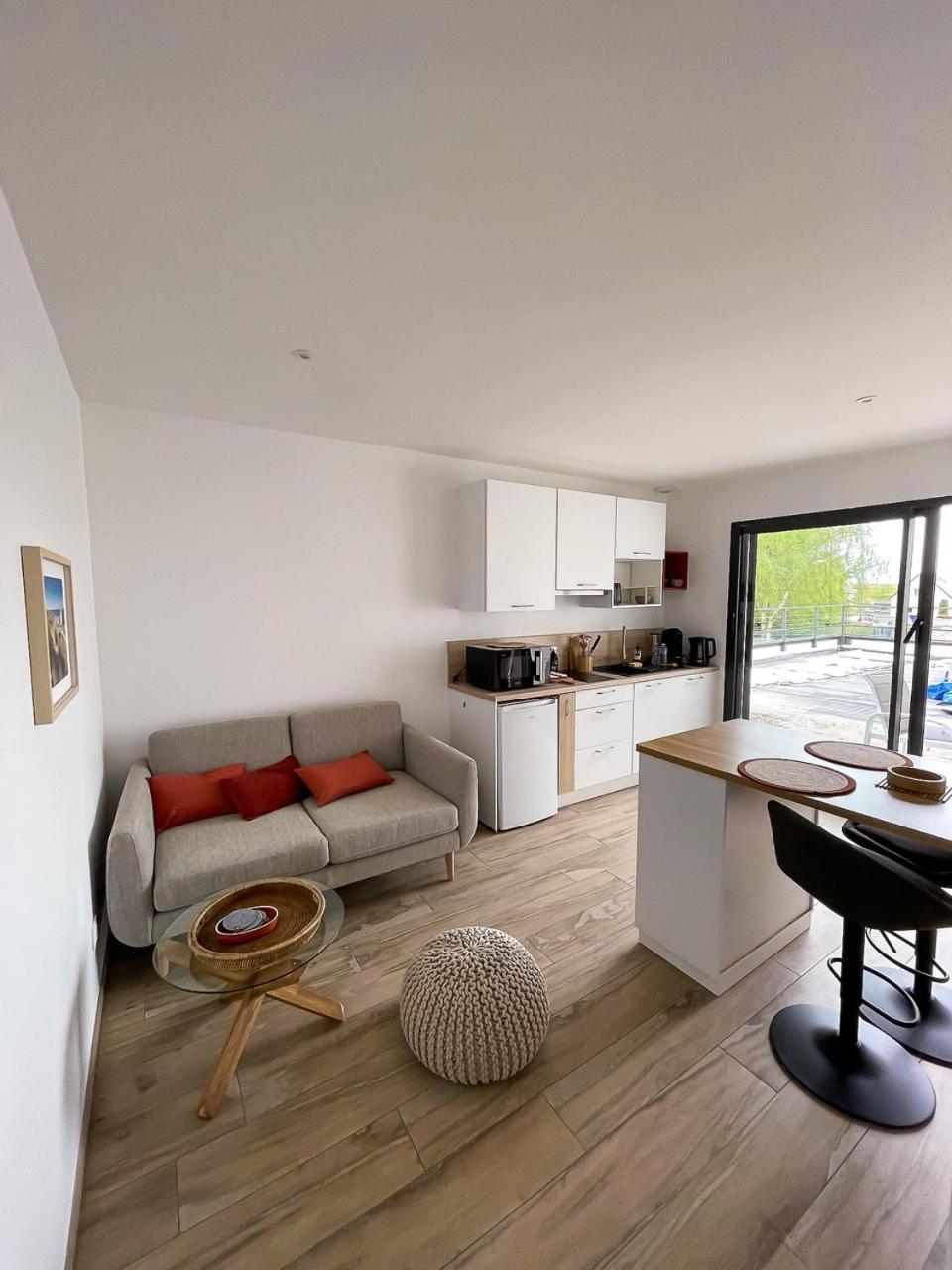 Appartements Guesthouse1 Et Guesthouse2 Sword Beach Colleville-Montgomery Exterior foto