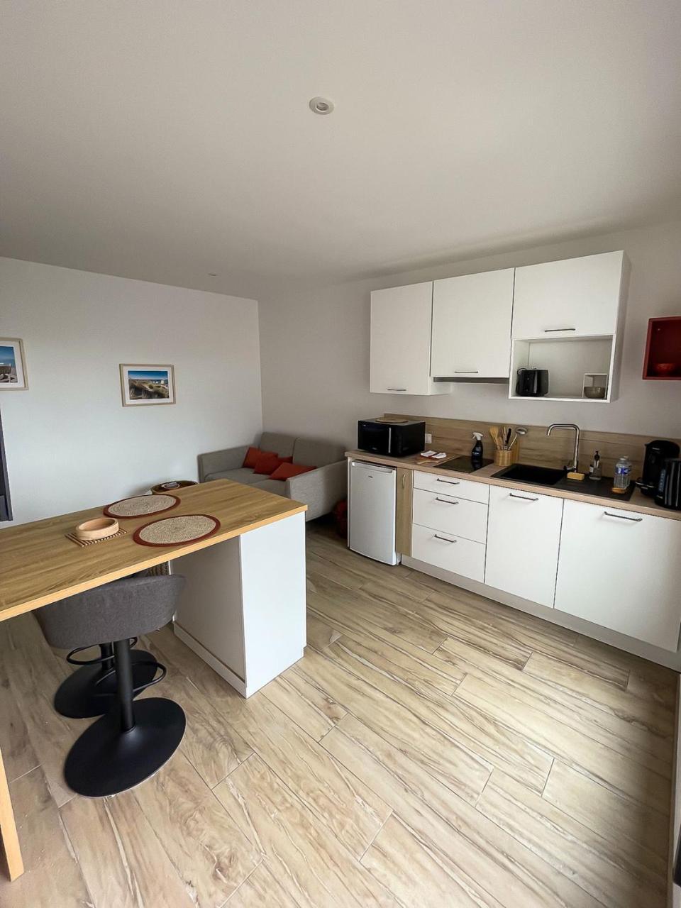 Appartements Guesthouse1 Et Guesthouse2 Sword Beach Colleville-Montgomery Exterior foto